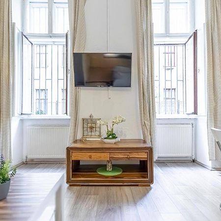 Chic Apartment- Suitable For Longstays Near Matzleinsforferplatz Wenen Buitenkant foto