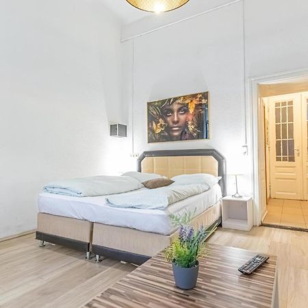 Chic Apartment- Suitable For Longstays Near Matzleinsforferplatz Wenen Buitenkant foto