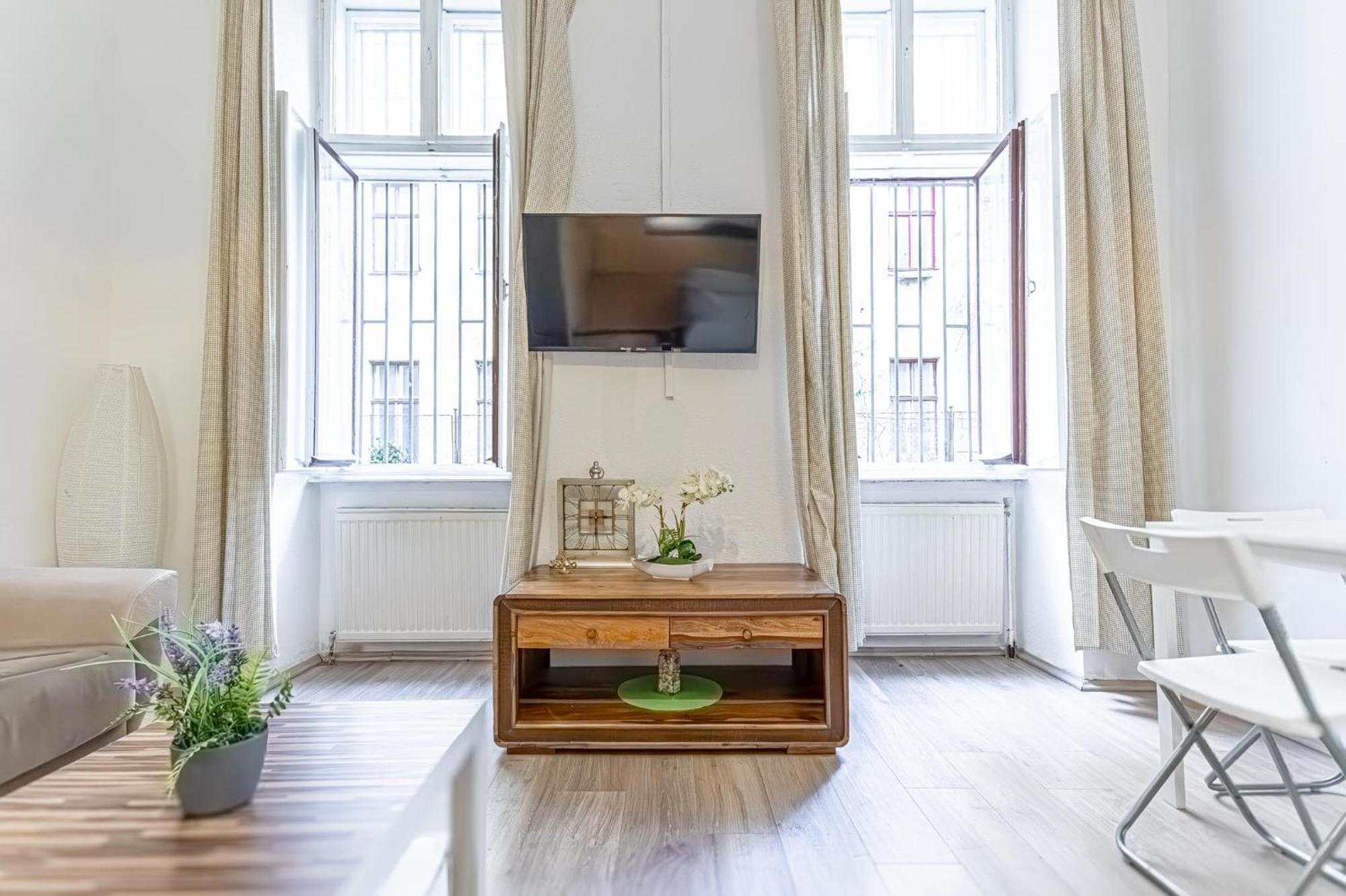 Chic Apartment- Suitable For Longstays Near Matzleinsforferplatz Wenen Buitenkant foto