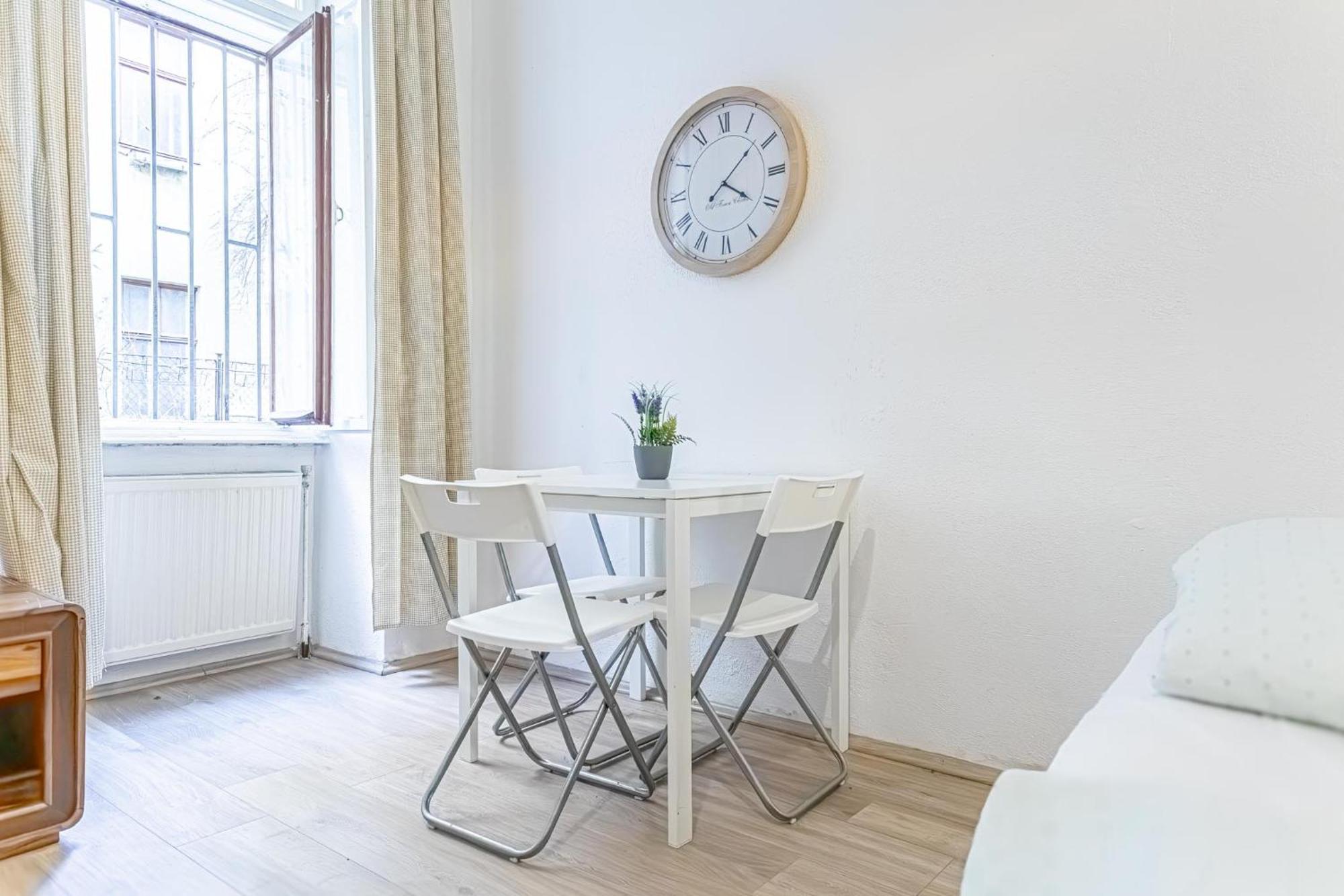 Chic Apartment- Suitable For Longstays Near Matzleinsforferplatz Wenen Buitenkant foto