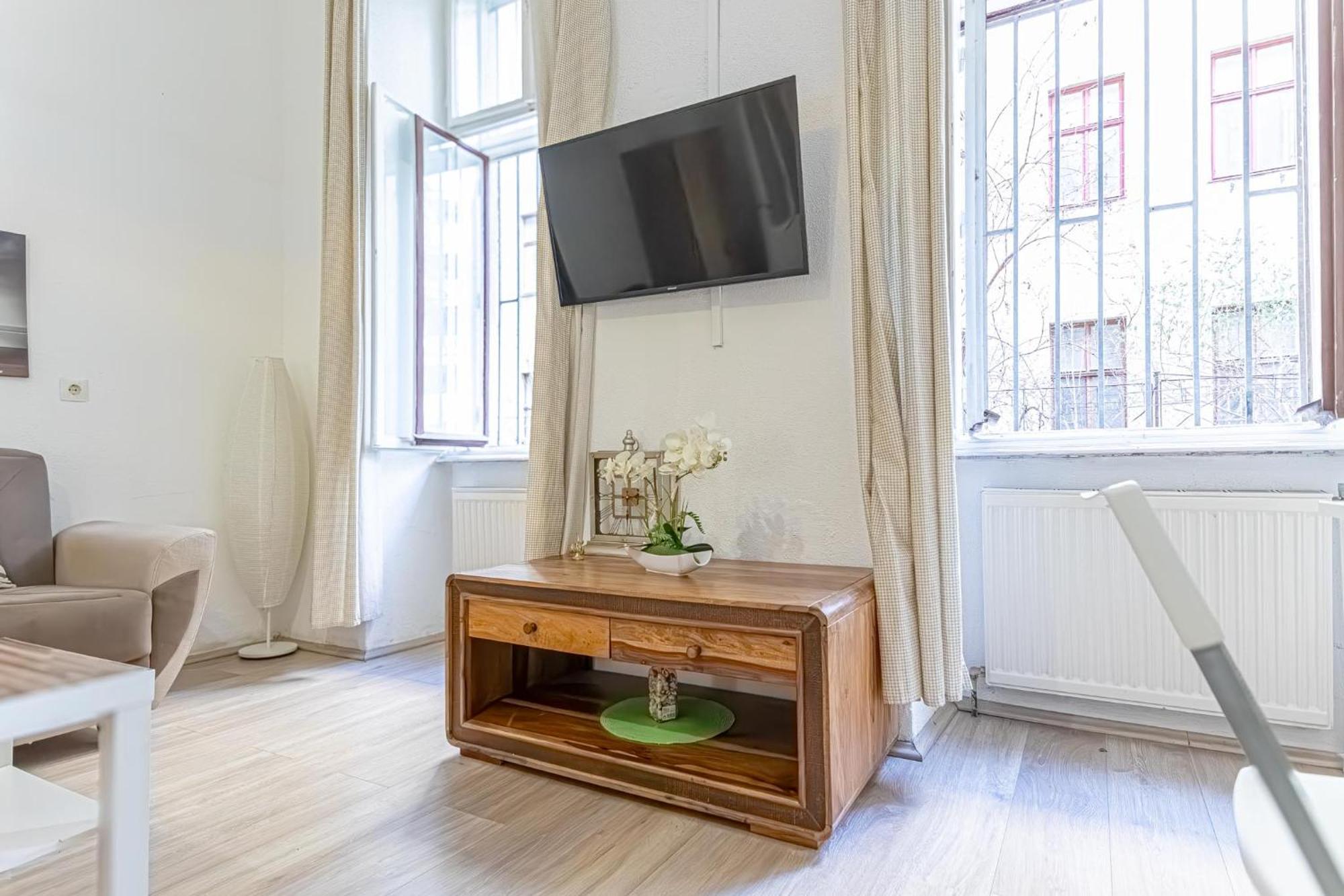 Chic Apartment- Suitable For Longstays Near Matzleinsforferplatz Wenen Buitenkant foto