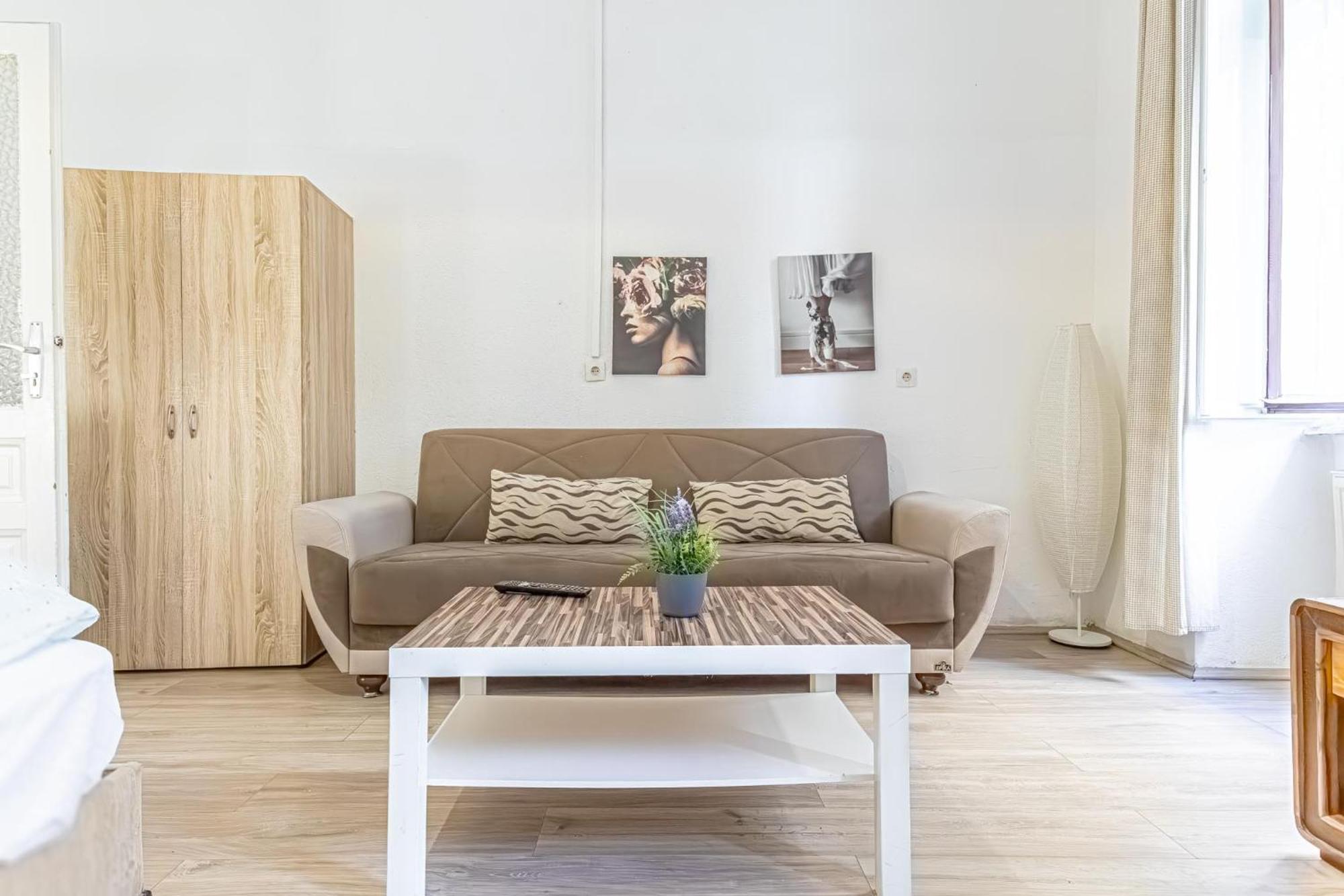 Chic Apartment- Suitable For Longstays Near Matzleinsforferplatz Wenen Buitenkant foto