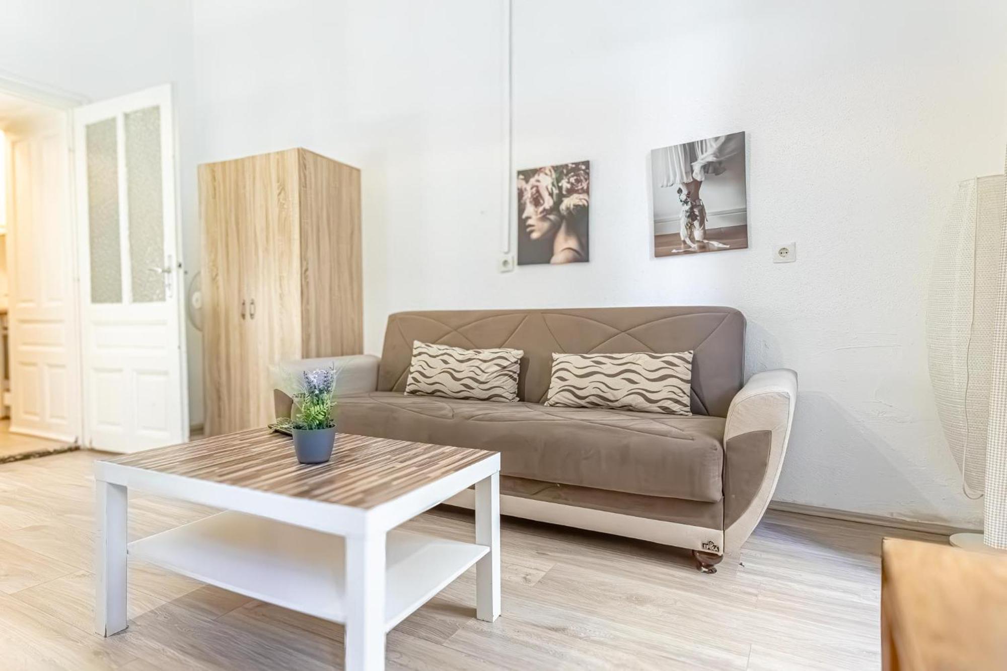 Chic Apartment- Suitable For Longstays Near Matzleinsforferplatz Wenen Buitenkant foto