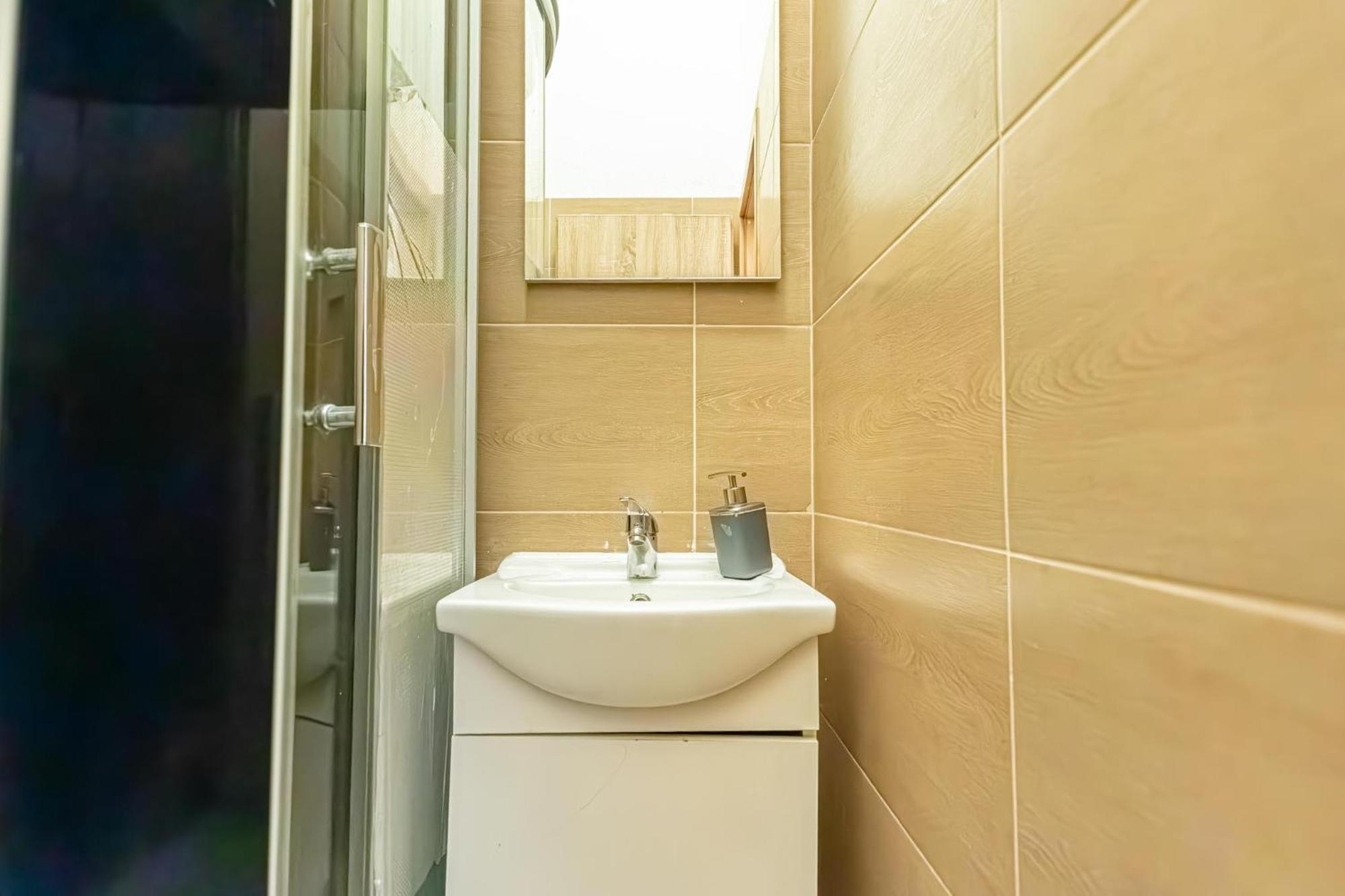 Chic Apartment- Suitable For Longstays Near Matzleinsforferplatz Wenen Buitenkant foto